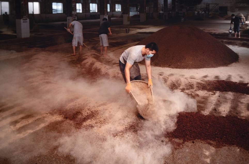 《酱香型白酒》最新国家标准发布，将于2025年实施 